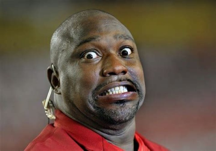 15 NFL Stars Who Lost Their Fame, Money, Status, And Even Their Freedom