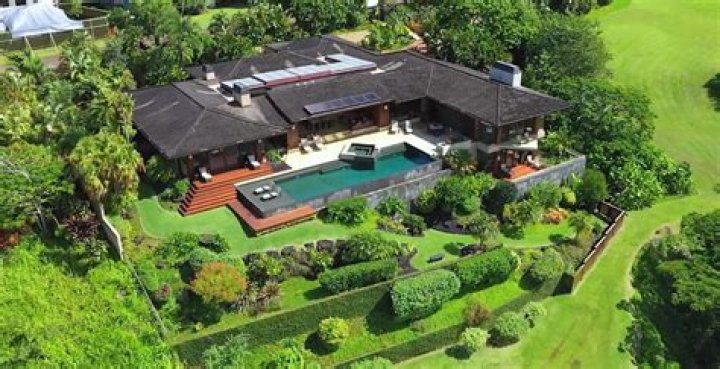 Carlos Santana Just Paid $20 Million For A Supernatural Hawaiian Estate