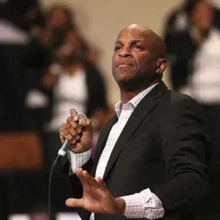 Donnie McClurkin Net Worth | Celebrity Net Worth