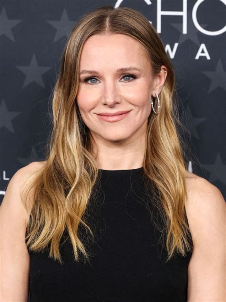 Emma Bell Net Worth | Celebrity Net Worth