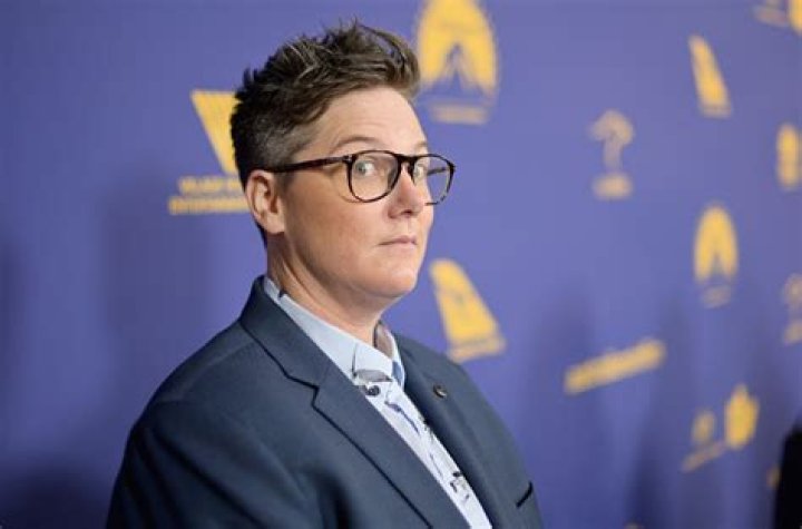 Hannah Gadsby Net Worth | Celebrity Net Worth