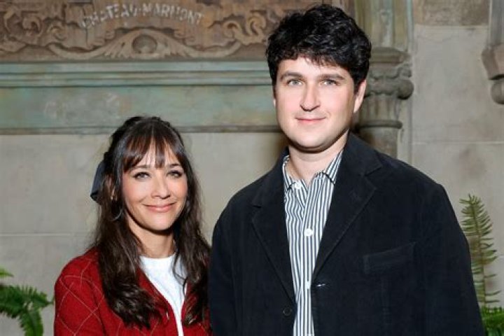 Is Rashida Jones Really Married? Find Out Here!