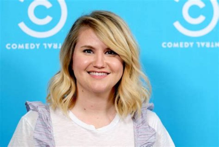 Jillian Bell Net Worth | Celebrity Net Worth