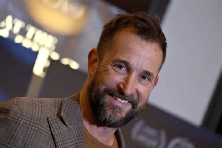 Noah Wyle Net Worth | Celebrity Net Worth