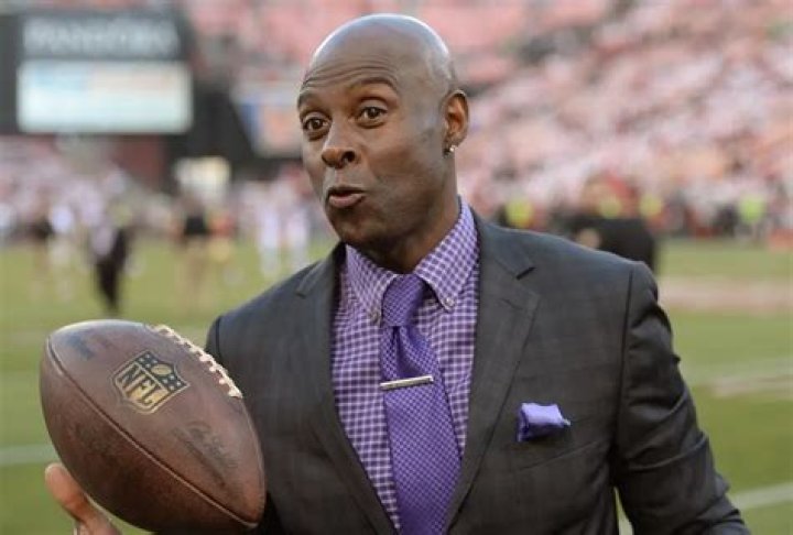 Top 10 NFL Players Who Retired In Their 40s