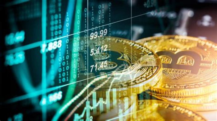 Wealthy Russians Are Desperately Trying To Convert Ungodly Amounts Of Crypto Into Other Currencies... But It's Not Working